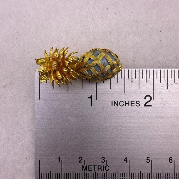 Gold Tone Womens Pineapple Brooch Woven Enamel Details Elegant Vintage - Picture 5 of 5